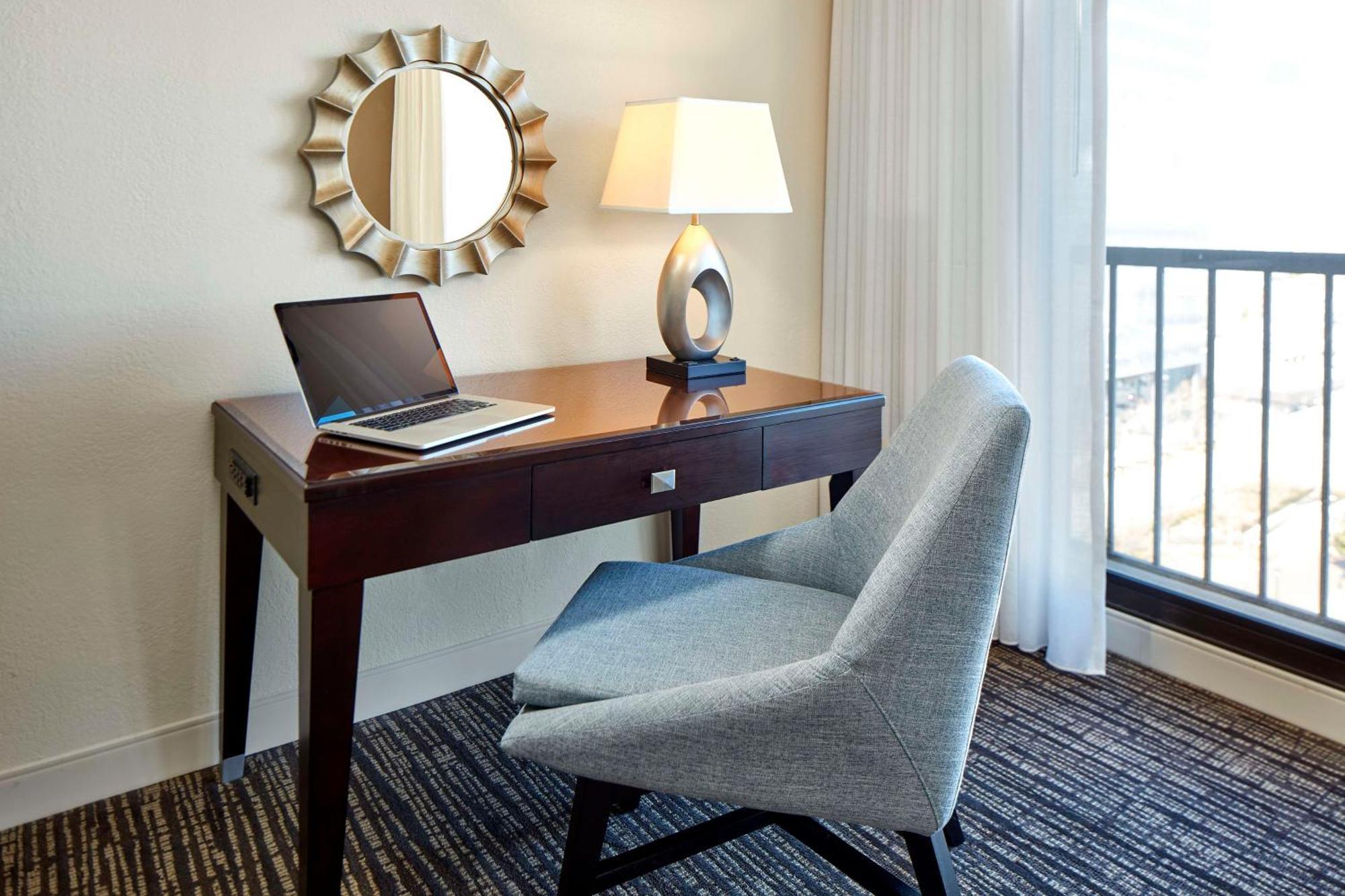 Hyatt Regency Tulsa Downtown Hotel Exterior photo