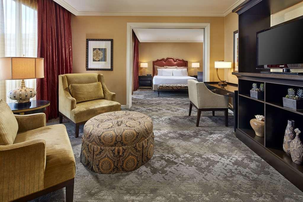 Hyatt Regency Tulsa Downtown Hotel Room photo