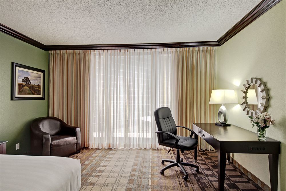 Hyatt Regency Tulsa Downtown Hotel Exterior photo